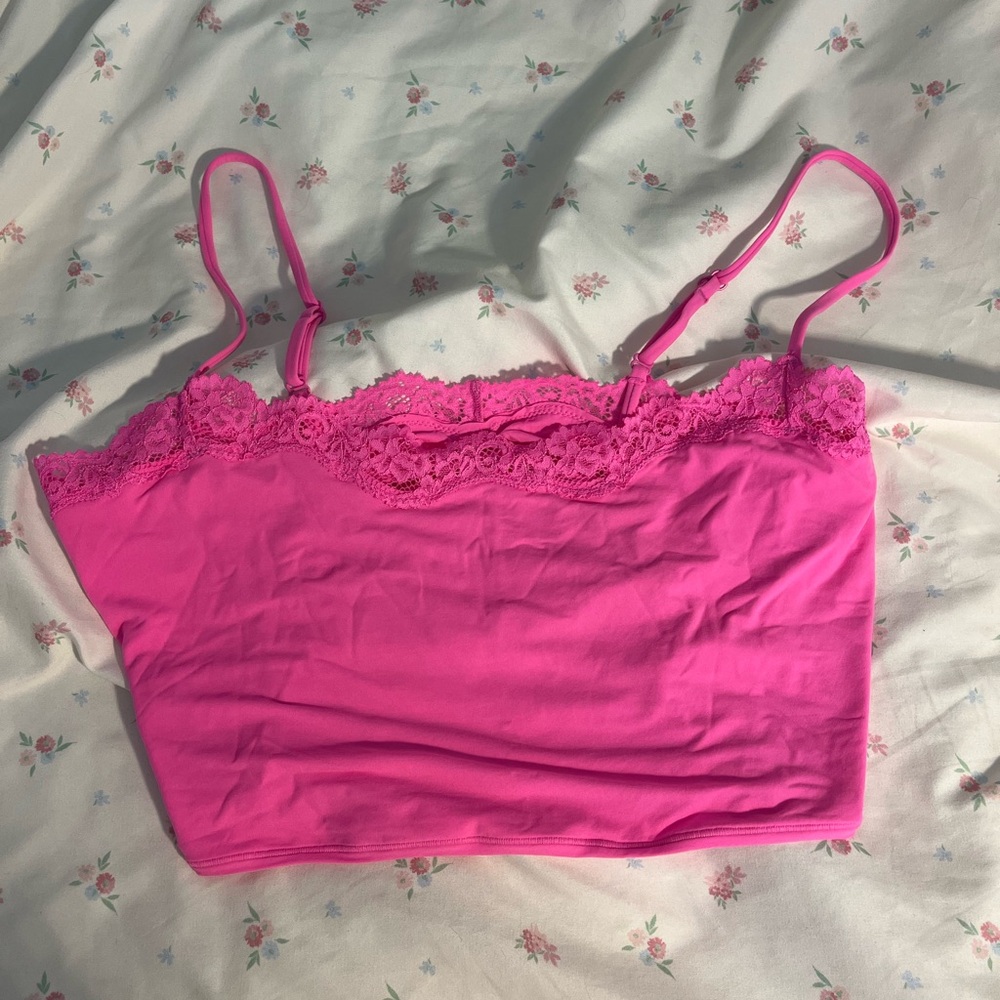 Skims Pink Crop Top💕